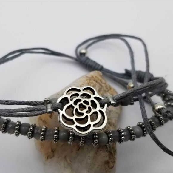 Feminine and flirty flower lace twine beaded bracelet B1225‎ - Picture 2 of 2